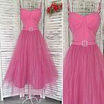 Официална рокля с дължина до пръсеца в бонбонено розов цвят