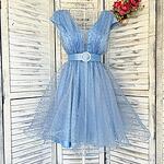 Официална коктейлна рокля от тюл на точки в небесно син цвят