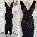 Елегантна дълга рокля от сатен с набори в черен цвят