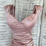 Елегантна рокля от сатен със сърцевидно деколте в бежов цвят-Copy