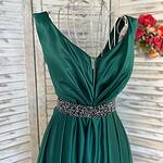 Официална рокля от луксозна тафта в  зелен цвят с цепка-Copy