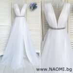 Официална дълга рокля с цепка в бял цвят