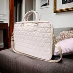 Оригинална чанта GUESS GUCB15QLBK 16" Quilted Pink