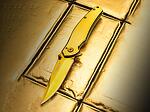 Джобен нож Boker Magnum - Gold Finger, 8см острие, стоманена дръжка