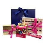 Подаръчен комплект с дървена кутия Liqueurs, Mendiants шоколад Leonidas с ядки, кутия Gianduja и шоколадов бар Leonidas