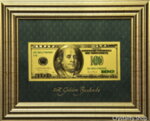 Златна банкнота 100 USD (Долара) на зелен фон в рамка под стъклено покритие - Реплика