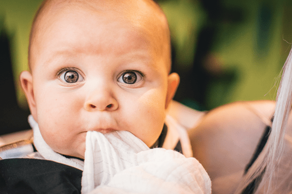 Хранене на бебе на 4 месеца - колко трябва да яде четиримесечно бебе?