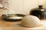 EMILE HENRY Керамична форма за печене на хляб "BAKER CLOCHE" - цвят екрю
