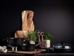 AMT Gastroguss Тиган плитък Ø 28 см, височина 4 см, с мобилна дръжка