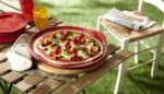 EMILE HENRY Керамична плоча за пица "RIDGED PIZZA STONE" - Ø 40 см - цвят червен