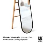 UMBRA Свободностоящо огледало с органайзер за кърпи и аксесоари “HUB“ - цвят черен / натурален