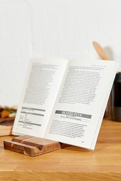 COLE & MASON Дървена поставка за готварска книга