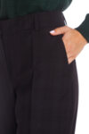 Черен панталон на сиво каре