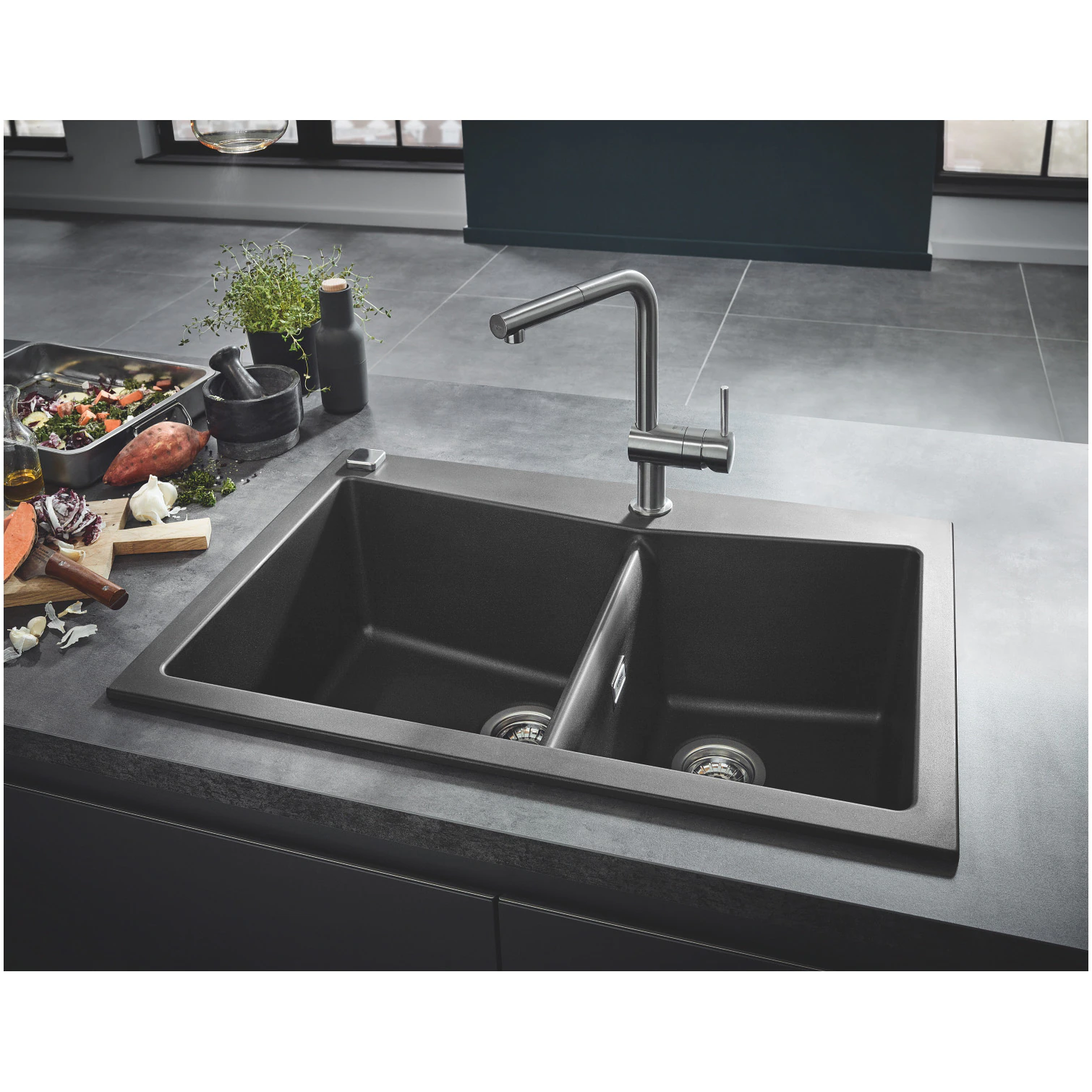 Композитна мивка за кухня с 2 корита в цвят сив гранит GROHE K700 31657AT0
