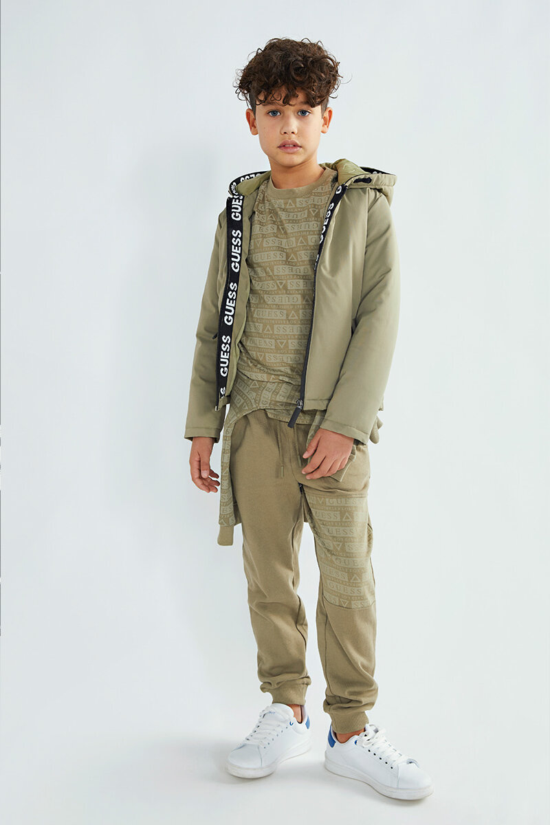 GUESS AW21 Outfit #7