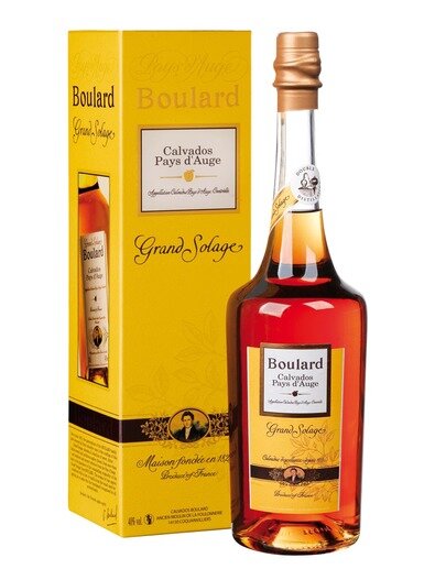 Duc de normandie calvados. Кальвадос Boulard Grand Solage, Boulard. Кальвадос Boulard x.o., 0.05 л. Кальвадос 0.7л. Кальвадос круглая бутылка.