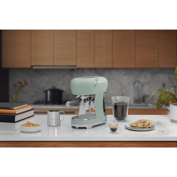 SMEG ръчна еспресо кафемашина, пастелно зелено