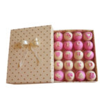 Кутия декорирани бонбони Деси и Кико