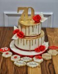 Декораторска торта за юбилей 70г Рози