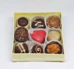 Кутия шоколадови бонбони за Свети Валентин