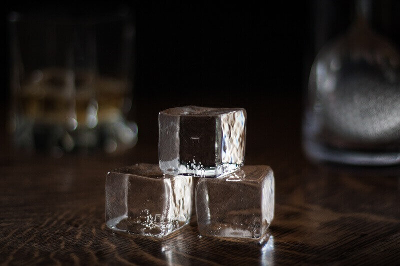 Кристално ясни кубчета лед