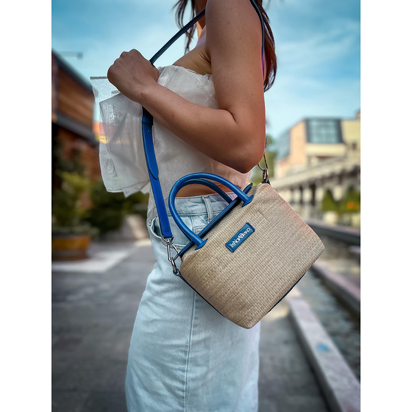 Straw bag discount with shoulder strap