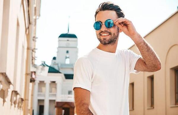 Тенденции в мъжките слънчеви очила 2022