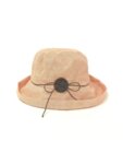 Дамска елегантна шапка с дървено копче