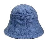 Плетена синя шапка идиотка за студените зимни дни