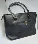 Черна дамска чанта с две дръжки за рамо