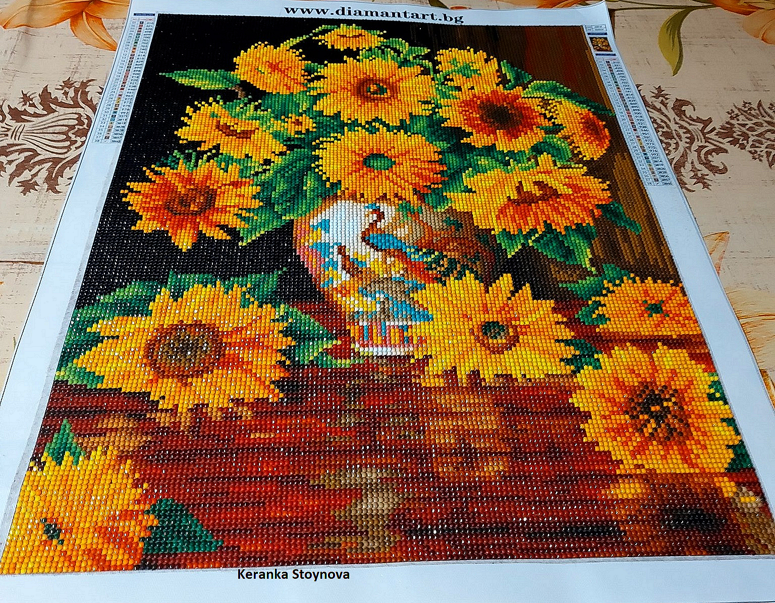 Диамантен Гоблен "Ваза със слънчогледи" - 40 x 50 см, Кръгли мъниста