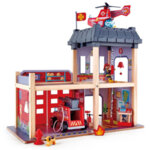 Дървена пожарна станция Hape h3023