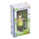 Дървена кукла Ейми Гудууд със зайче Tender Leaf TL8146