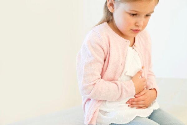 Навяхвания и болки в стомаха, лечение с билки при децата