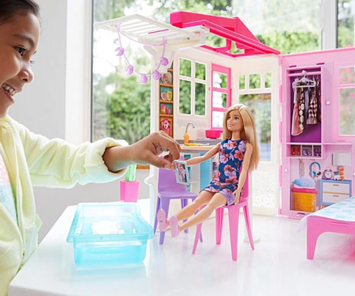 Кукла Barbie - Комплект розова къща с басейн и с кукла FXG55