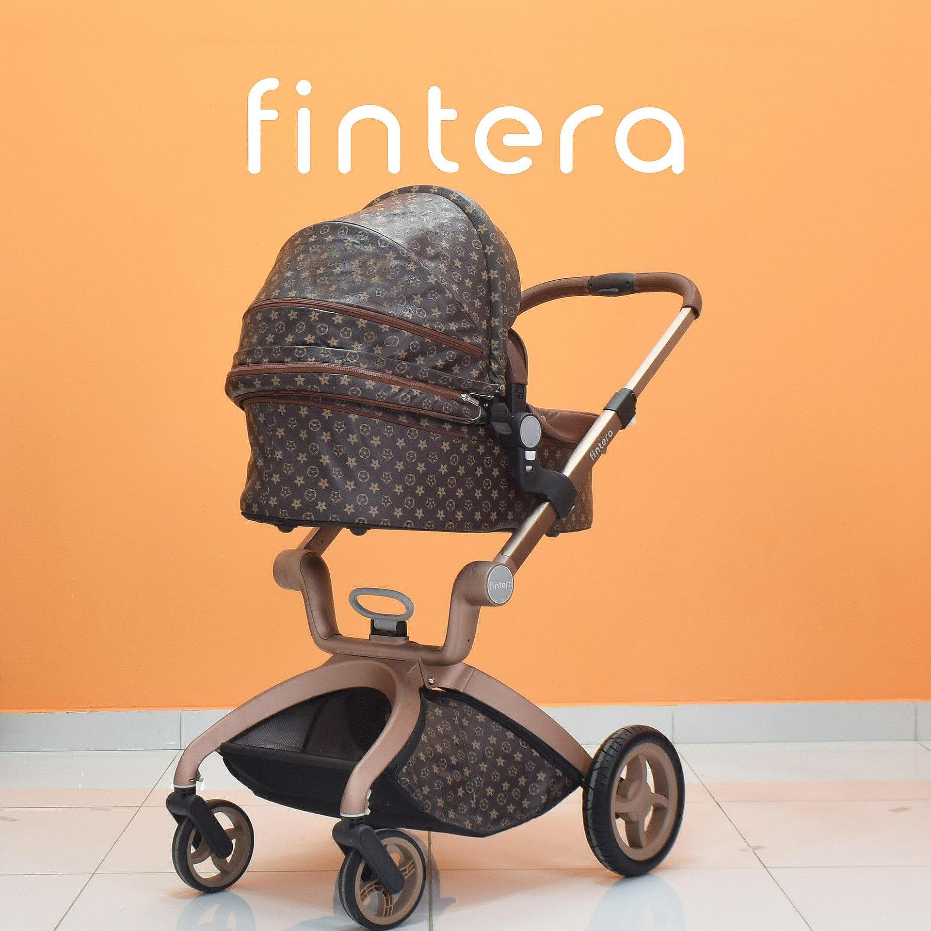 Бебешка количка Fintera Deluxe, Модел 3 в 1, Еко кожа в цвят тъмно кафяв със звезди + Подарък чанта, дъждобран и комарник