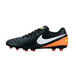 Мъжки спортни обувки за футбол калеври Nike Tiempo Черно с оранжево