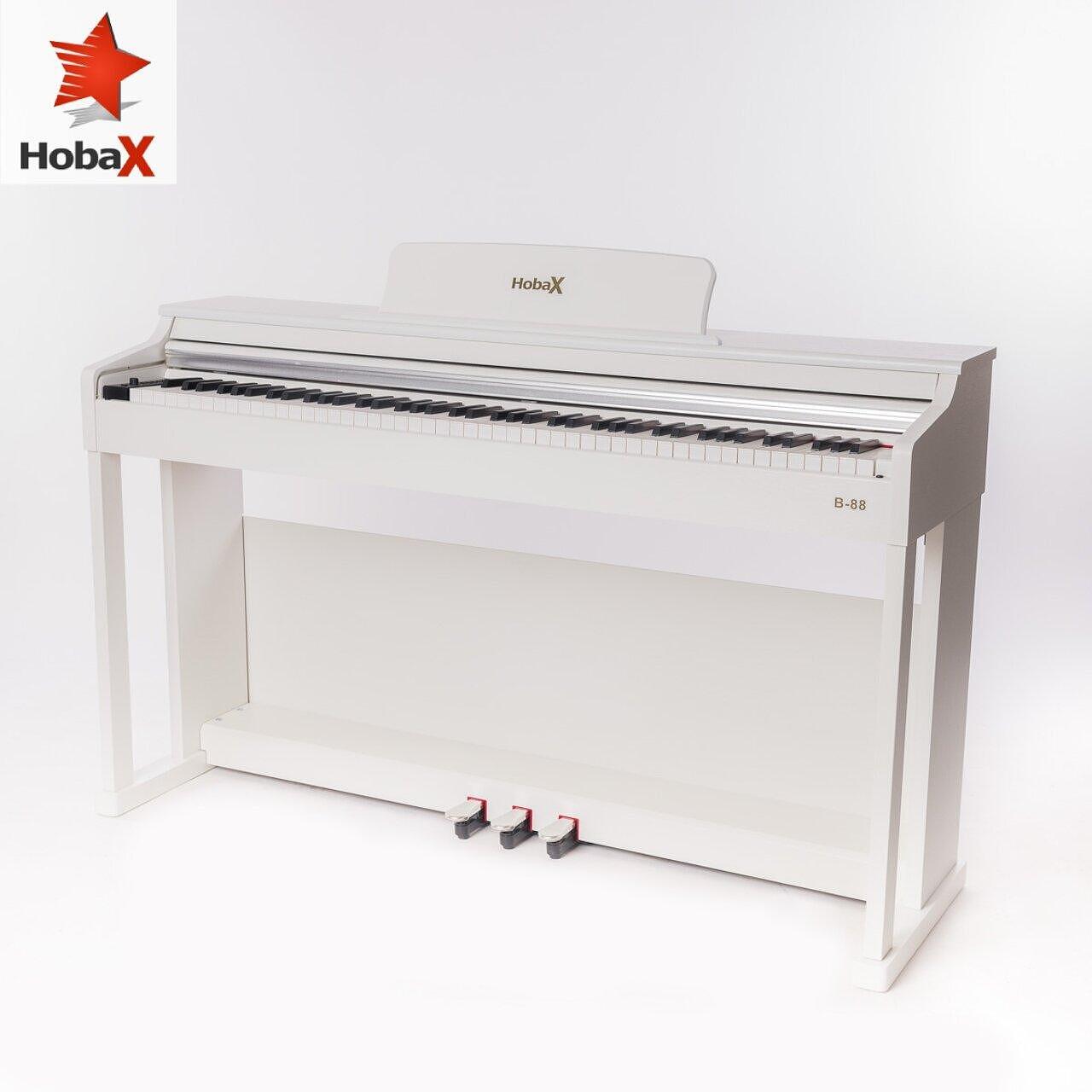 Комплект Дигитално пиано Hobax B-88, БЯЛ цвят, 88 клавиша HAMMER ACTION тежка клавиатура, 7 октави, 8 звуци, 128 ритми, с тройна педалиера. +3 ПОДАРЪКА – слушалки, стикери за клавиши и пейка