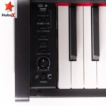 Дигитално пиано Hobax B-88, тъмен цвят, 88 клавиша HAMMER ACTION тежка клавиатура, 7 октави, 8 звуци, 128 ритми, с тройна педалиера. +3 ПОДАРЪКА – слушалки, стикери за клавиши и покривало