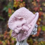 Мека шапка от плат с голямо цвете винена-Copy