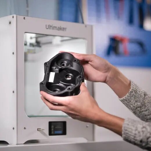 Качествени и надеждни 3D принтери от серията на Ultimaker с обучение, поддръжка и  съпорт от 3MG Bonev Ltd.