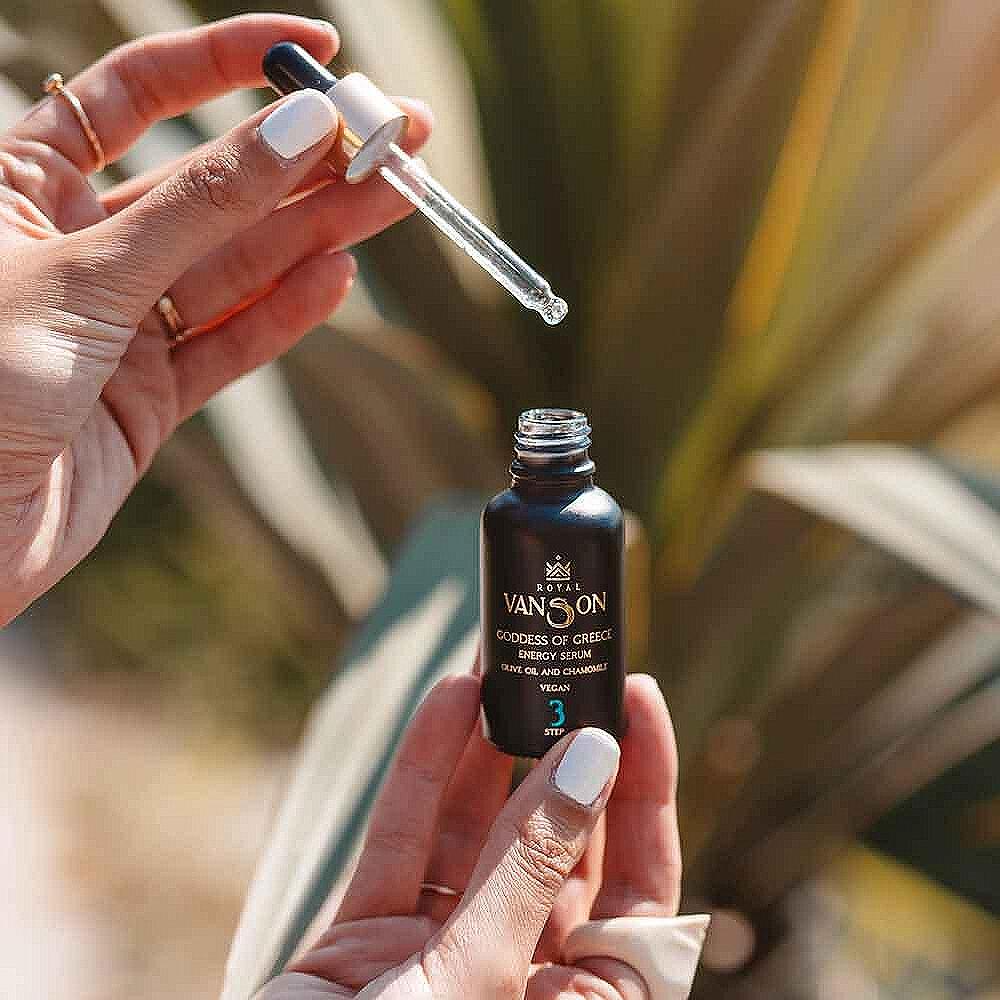 Веган успокояващ серум за лице за мазна и възпалена кожа Royal Van Son Goddess Of Greece Face Serum