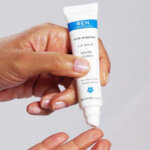 Хидратиращ крем за суха кожа REN Vita Mineral Emollient Rescue Cream