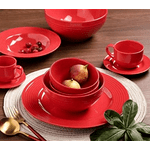 Червени керамични съдове за хранене