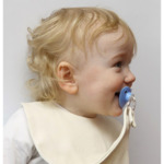 Бебешки лигавник с държач за залъгалка или гризалка