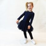 Детска рокля с тюлена пола и дълги ръкави