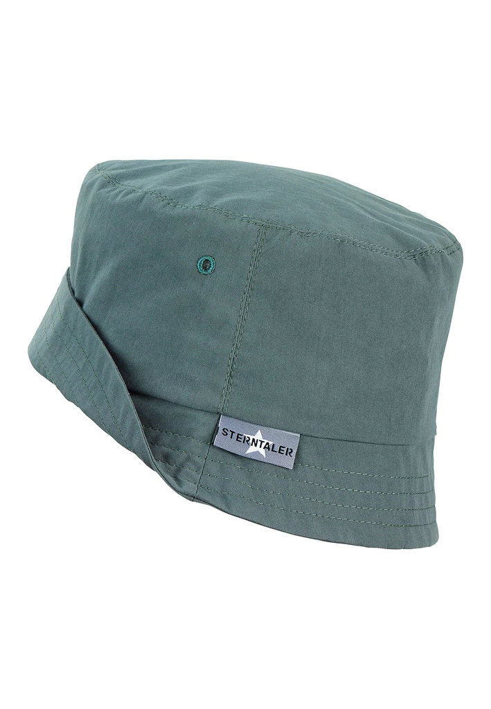 Детска лятна шапка с UV 50+ защита, от памучен плат в тъмно зелен изчистен цвят Sterntaler