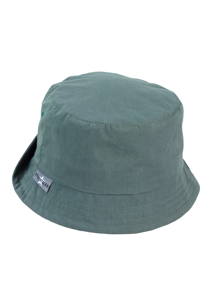 Детска лятна шапка с UV 50+ защита, от памучен плат в тъмно зелен изчистен цвят Sterntaler