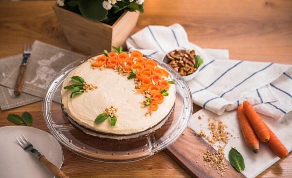 Рецепта за Морковена торта с кокосов крем