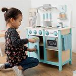 Детска дървена кухня в синьо New Classic Toys